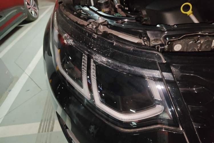 Used Land Rover Discovery Sport 2025 249 PS Performance Tech Edition Right Front Headlight