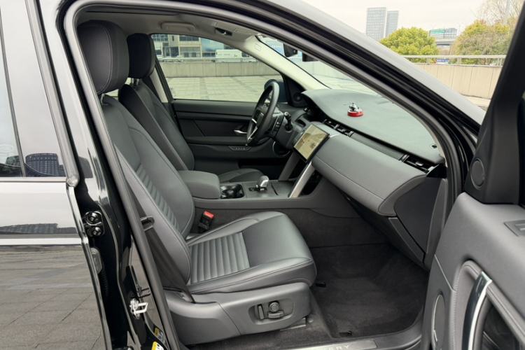 Used Land Rover Discovery Sport 2025 249 PS Performance Tech Edition Right Front Seat