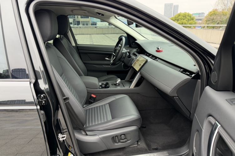 Used Land Rover Discovery Sport 2025 249 PS Performance Tech Edition Right Front Seat