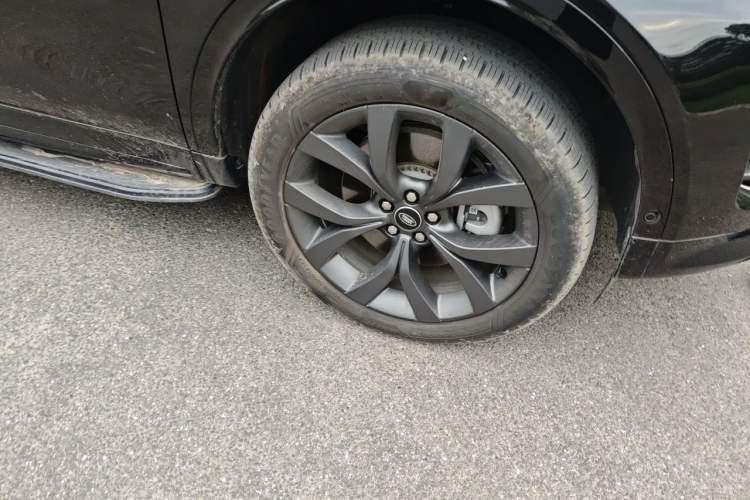 Used Land Rover Discovery Sport 2025 249 PS Explorer Special Edition Right Front Wheel Hub