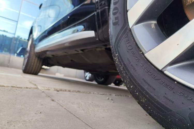 Used Land Rover Discovery Sport 2025 249 PS Performance Tech Edition Right Side Sill
