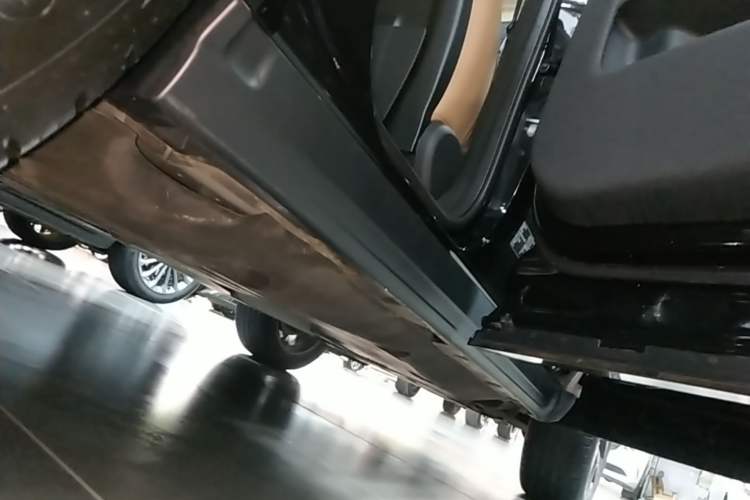 Used Land Rover Discovery Sport 2025 249 PS Explorer Special Edition Right Side Sill