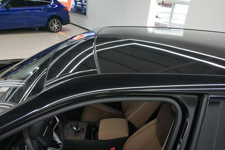 Used Land Rover Discovery Sport 2025 249 PS Performance Tech Edition Roof