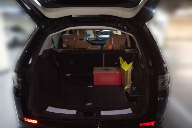 Used Land Rover Discovery Sport 2025 249 PS Performance Tech Edition Trunk