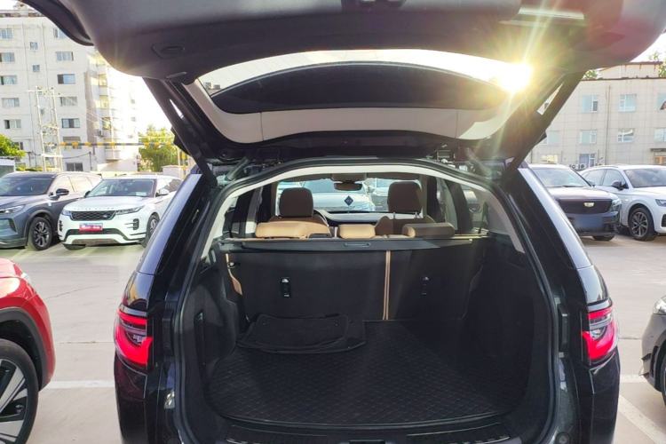 Used Land Rover Discovery Sport 2025 249 PS Performance Tech Edition Trunk