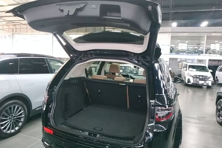Used Land Rover Discovery Sport 2025 249 PS Explorer Special Edition Trunk