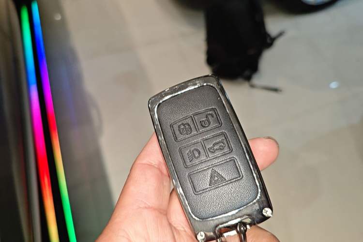 Used Land Rover Discovery Sport 2025 249 PS Performance Tech Edition Vehicle Key