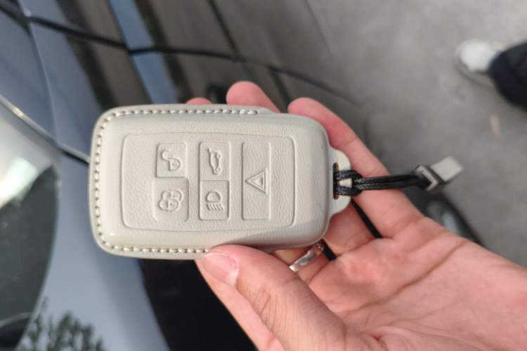 Used Land Rover Discovery Sport 2025 249 PS Performance Tech Edition Vehicle Key