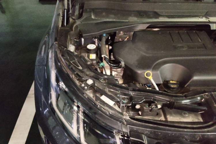 Used Land Rover Discovery Sport 2025 249 PS Explorer Special Edition Engine Bay Right