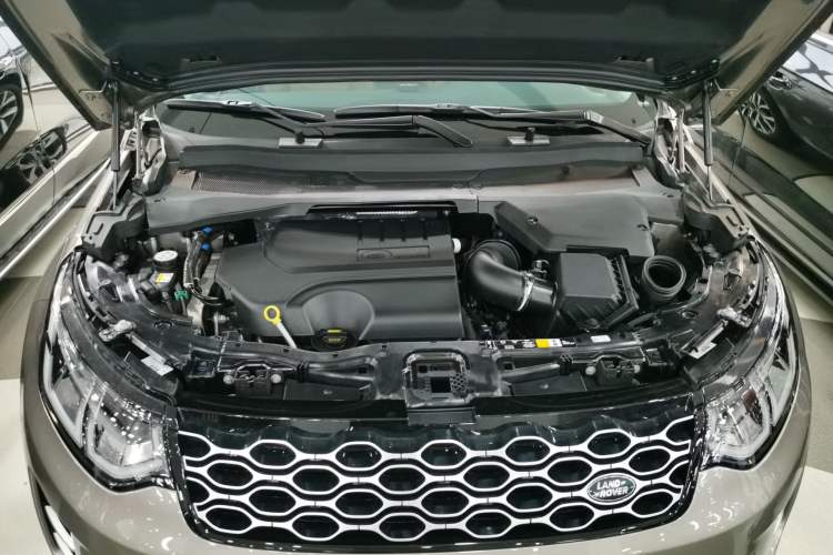 Used Land Rover Discovery Sport 2025 249 PS Performance Tech Edition Engine Bay