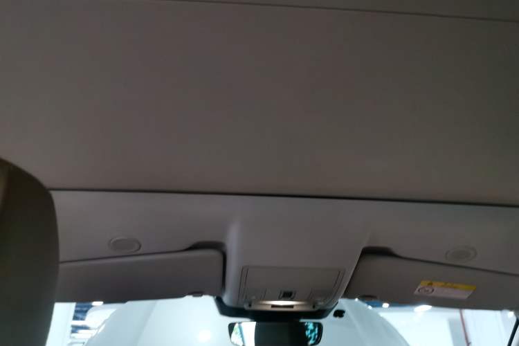 Used Land Rover Discovery Sport 2025 249 PS Performance Tech Edition Headliner