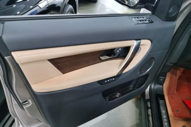 Used Land Rover Discovery Sport 2025 249 PS Performance Tech Edition Left Front Door Interior