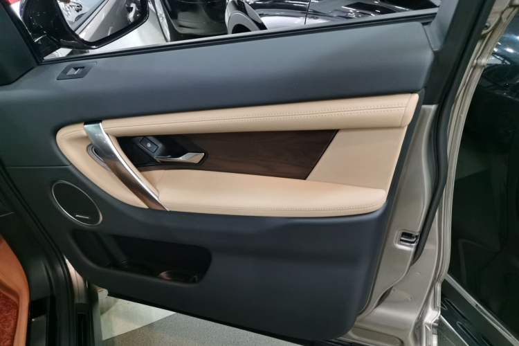 Used Land Rover Discovery Sport 2025 249 PS Performance Tech Edition Right Front Door Interior