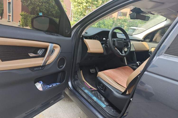 Used Land Rover Discovery Sport 2025 249 PS Explorer Special Edition Driver Seat