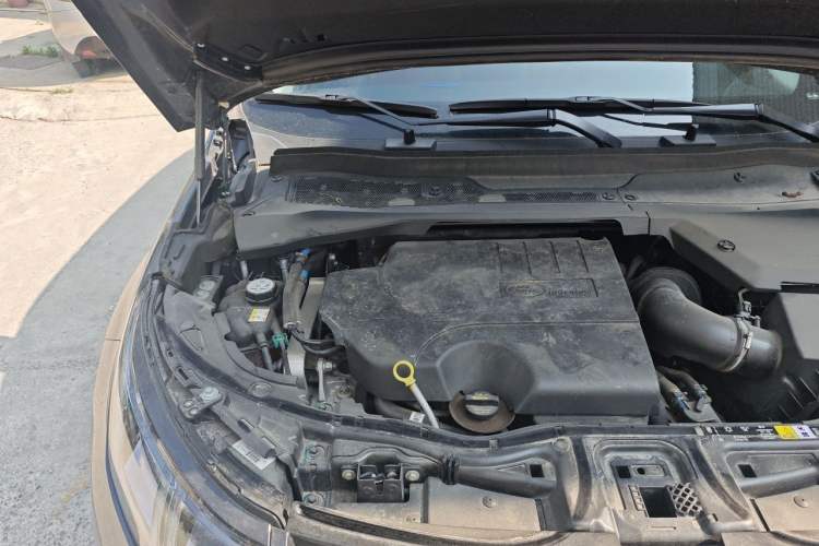 Used Land Rover Discovery Sport 2025 249 PS Explorer Special Edition Engine Bay Right