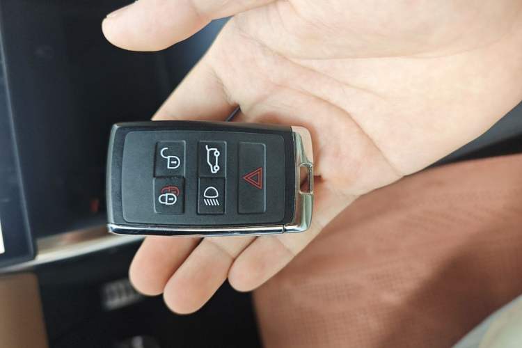 Used Land Rover Discovery Sport 2025 249 PS Explorer Special Edition Vehicle Key
