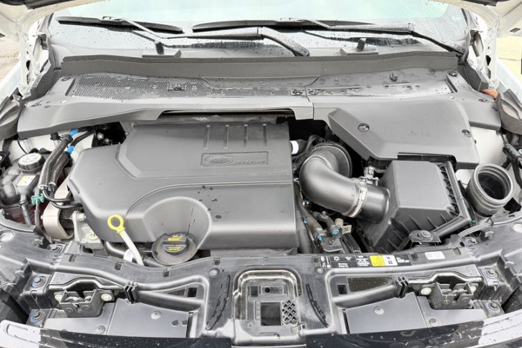 Used Land Rover Discovery Sport 2025 249 PS Performance Tech Edition Engine Bay