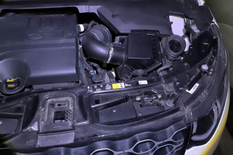Used Land Rover Discovery Sport 2025 249 PS Performance Tech Edition Engine Bay Left