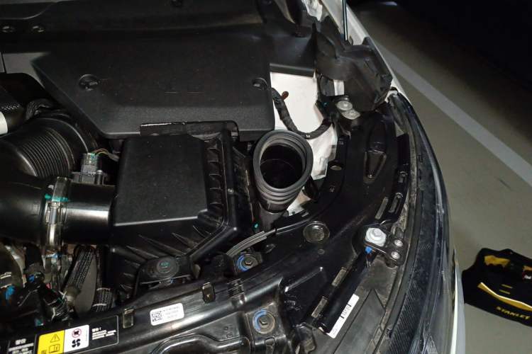Used Land Rover Discovery Sport 2025 249 PS Performance Tech Edition Engine Bay Left