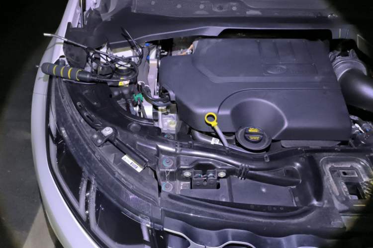 Used Land Rover Discovery Sport 2025 249 PS Performance Tech Edition Engine Bay Right