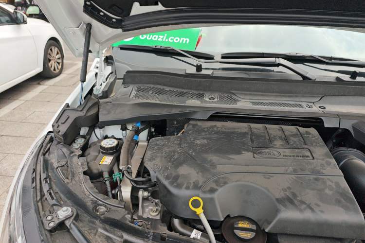 Used Land Rover Discovery Sport 2025 249 PS Performance Tech Edition Engine Bay Right