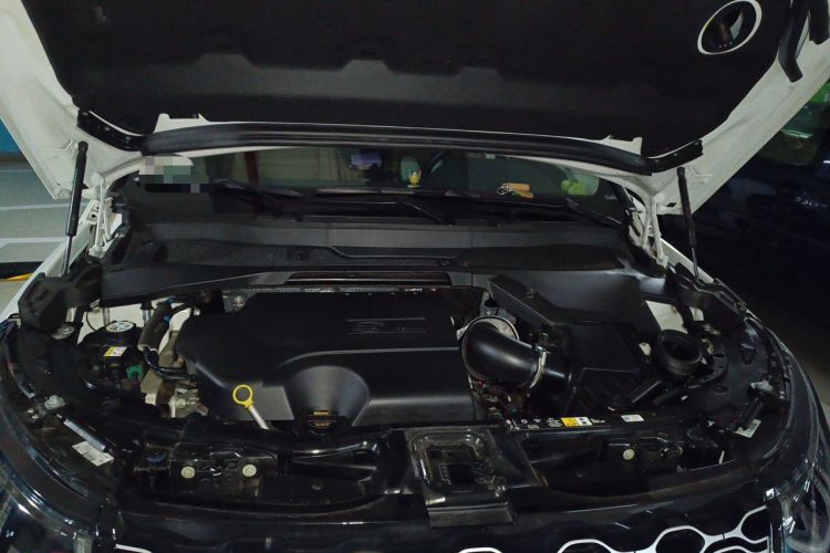 Used Land Rover Discovery Sport 2025 249 PS Performance Tech Edition Engine Bay