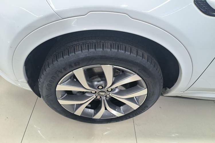 Used Land Rover Discovery Sport 2025 249 PS Performance Tech Edition Exterior 3