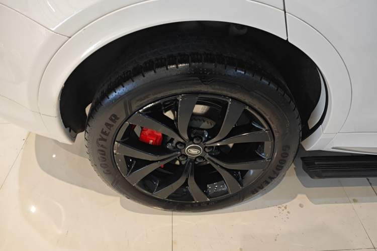 Used Land Rover Discovery Sport 2025 249 PS Performance Tech Edition Exterior 5