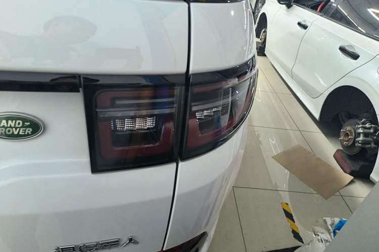 Used Land Rover Discovery Sport 2025 249 PS Performance Tech Edition Exterior 7