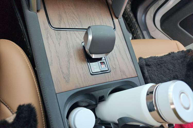 Used Land Rover Discovery Sport 2025 249 PS Performance Tech Edition Gear Lever