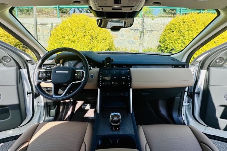 Used Land Rover Discovery Sport 2025 249 PS Performance Tech Edition Interior 1