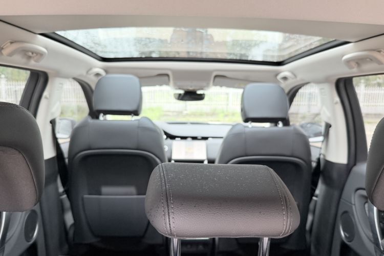 Used Land Rover Discovery Sport 2025 249 PS Performance Tech Edition Interior 10