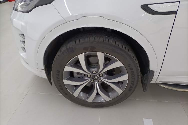 Used Land Rover Discovery Sport 2025 249 PS Performance Tech Edition Left Front Wheel Hub