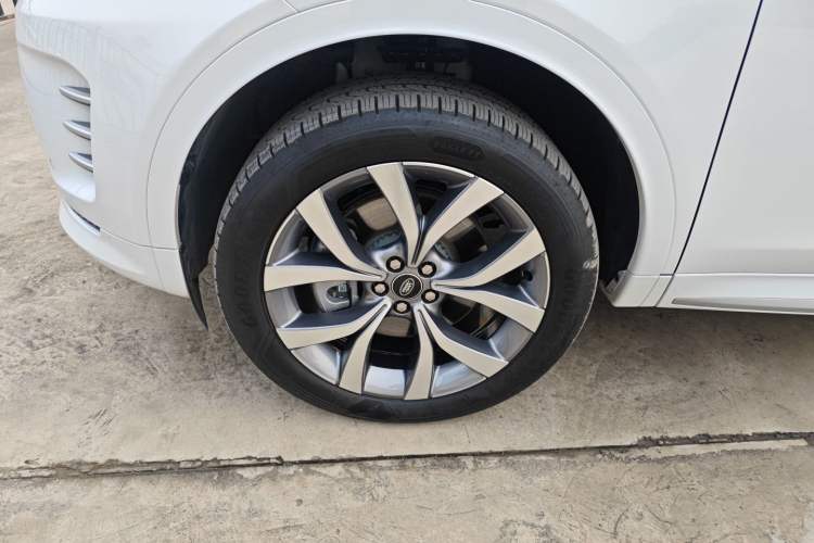 Used Land Rover Discovery Sport 2025 249 PS Performance Tech Edition Left Front Wheel Hub