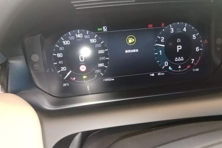 Used Land Rover Discovery Sport 2025 249 PS Performance Tech Edition Odometer Close Up