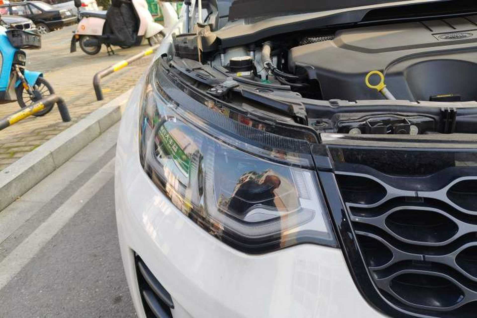 Used Land Rover Discovery Sport 2025 249 PS Explorer Special Edition Right Front Headlight