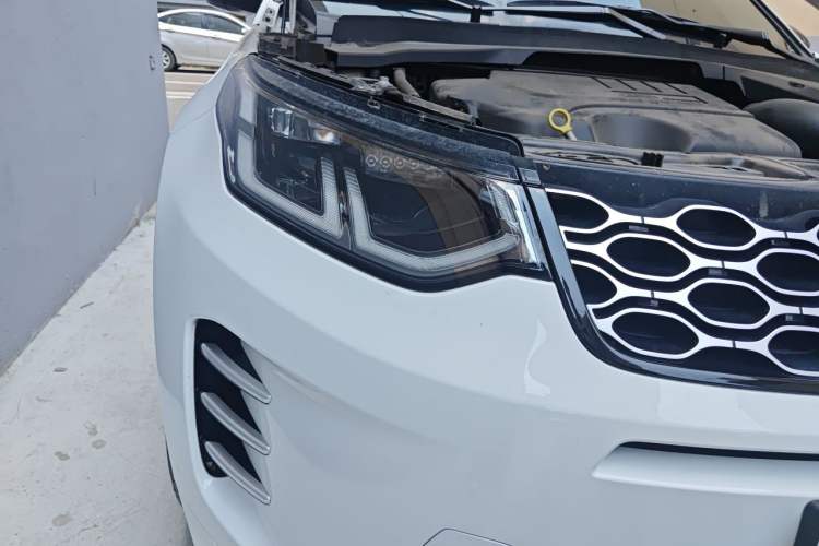 Used Land Rover Discovery Sport 2025 249 PS Performance Tech Edition Right Front Headlight