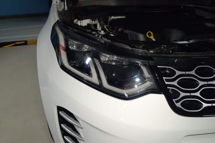 Used Land Rover Discovery Sport 2025 249 PS Performance Tech Edition Right Front Headlight