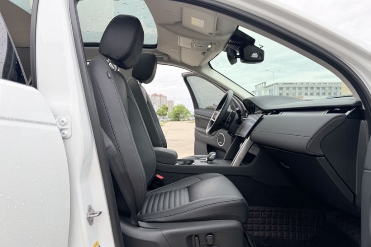 Used Land Rover Discovery Sport 2025 249 PS Performance Tech Edition Right Front Seat