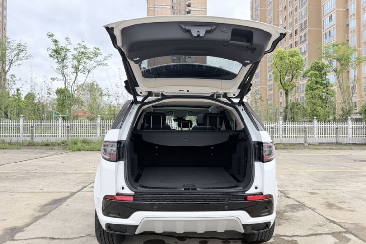 Used Land Rover Discovery Sport 2025 249 PS Performance Tech Edition Trunk