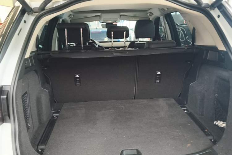 Used Land Rover Discovery Sport 2025 249 PS Performance Tech Edition Trunk