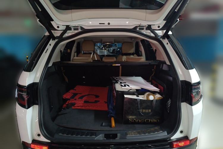 Used Land Rover Discovery Sport 2025 249 PS Performance Tech Edition Trunk