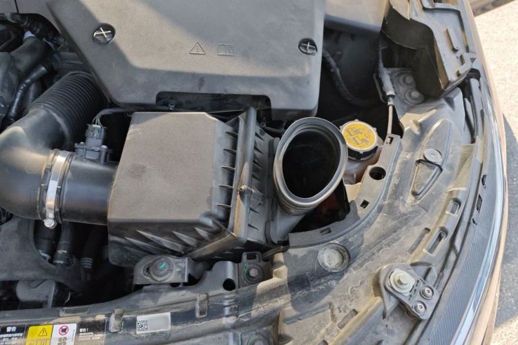 Used Land Rover Discovery Sport New Energy 2021 P300e Performance Tech Edition Engine Bay Left