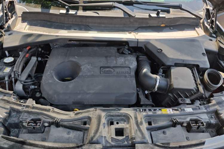 Used Land Rover Discovery Sport New Energy 2021 P300e Performance Tech Edition Engine Bay
