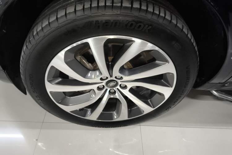 Used Land Rover Discovery Sport New Energy 2021 P300e Performance Tech Edition Exterior 1