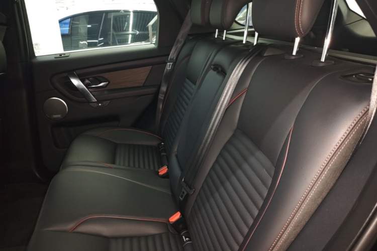 Used Land Rover Discovery Sport New Energy 2021 P300e Performance Tech Edition Left Rear Seat