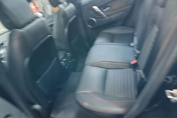 Used Land Rover Discovery Sport New Energy 2021 P300e Performance Tech Edition Left Rear Seat