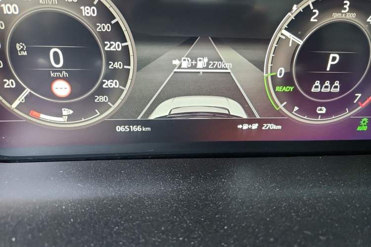 Used Land Rover Discovery Sport New Energy 2021 P300e Performance Tech Edition Odometer Close Up
