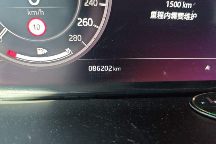 Used Land Rover Discovery Sport New Energy 2021 P300e Performance Tech Edition Odometer Close Up