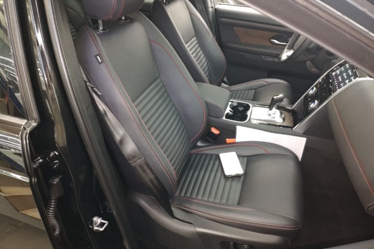 Used Land Rover Discovery Sport New Energy 2021 P300e Performance Tech Edition Right Front Seat